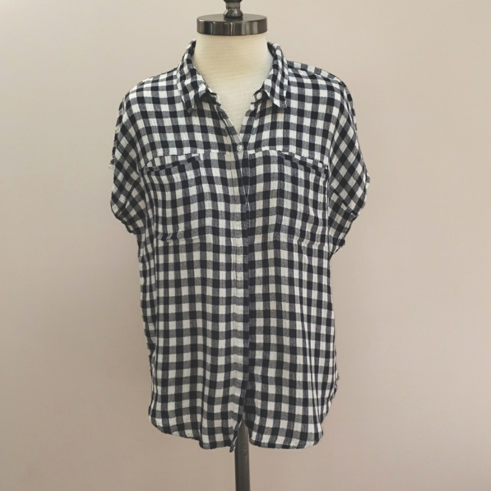 Lucky Brand Navy & White Gingham Short Sleeve Button Down Shirt, Size Small